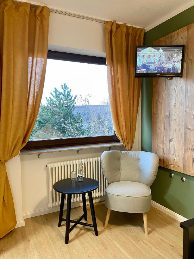 Landgasthaus Loewen Mit Gaestehaus Holzhausen  Kültér fotó